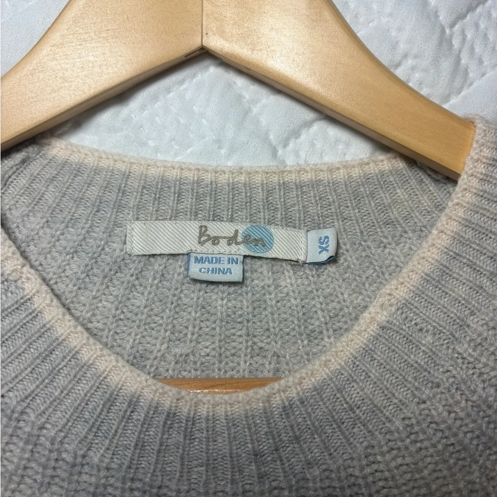 Boden | 100% Cashmere Light Gray Crewneck Sweater *Like New* - Picture 3 of 6
